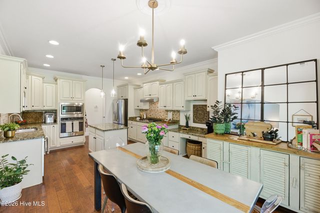 74 Aster Place, Hampstead, NC 28443
