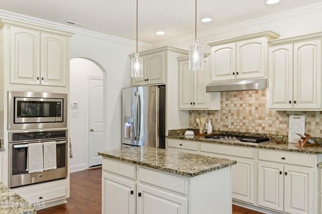 74 Aster Place, Hampstead, NC 28443
