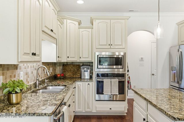 74 Aster Place, Hampstead, NC 28443