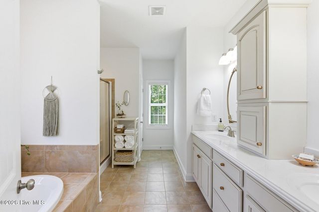 74 Aster Place, Hampstead, NC 28443
