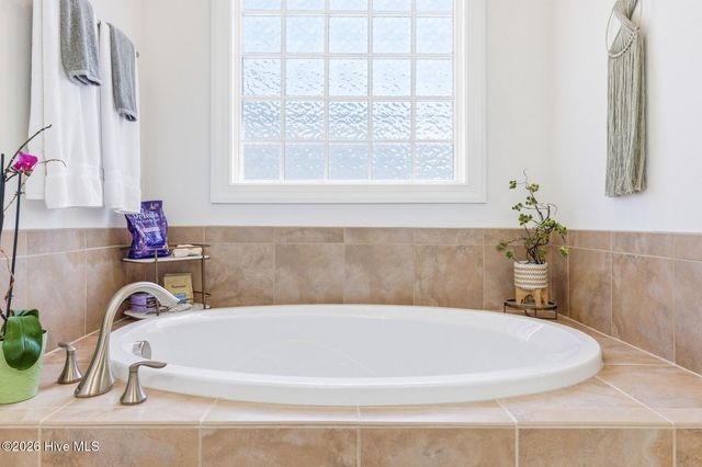 74 Aster Place, Hampstead, NC 28443