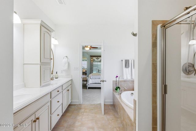 74 Aster Place, Hampstead, NC 28443