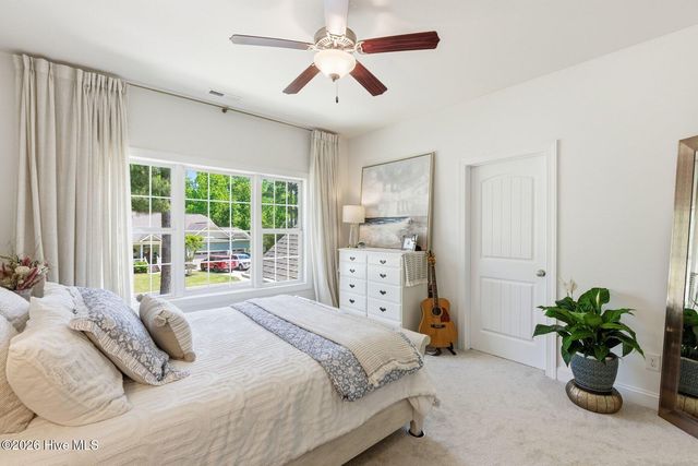 74 Aster Place, Hampstead, NC 28443