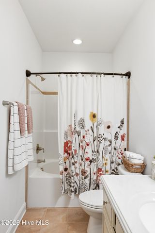 74 Aster Place, Hampstead, NC 28443