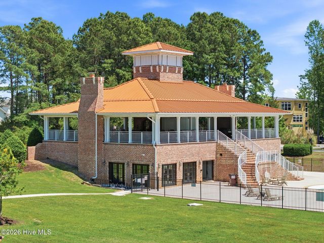 74 Aster Place, Hampstead, NC 28443