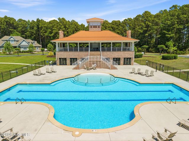 74 Aster Place, Hampstead, NC 28443