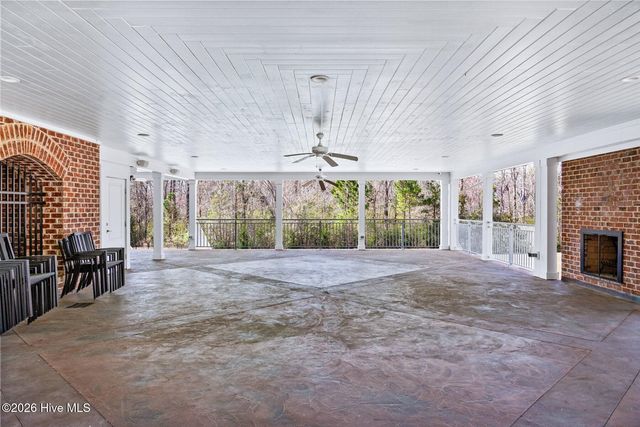 74 Aster Place, Hampstead, NC 28443