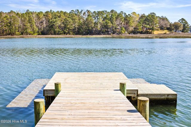 74 Aster Place, Hampstead, NC 28443