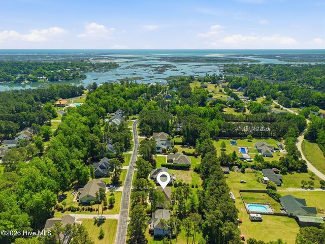 74 Aster Place, Hampstead, NC 28443