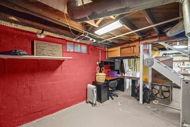 1758 E Clinton Street, Frankfort, IN 46041