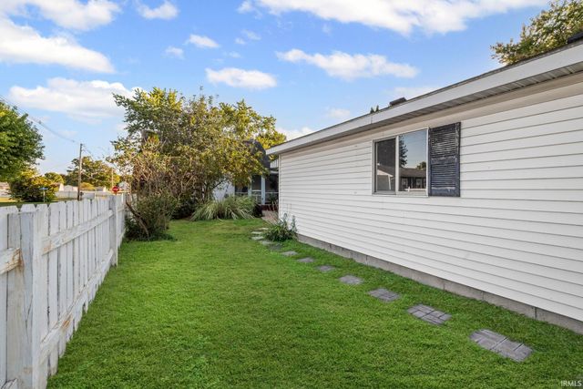 1758 E Clinton Street, Frankfort, IN 46041