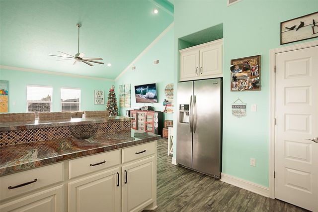 2110 Seahorse Lane, Crystal Beach, TX 77650