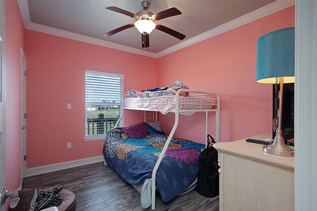 2110 Seahorse Lane, Crystal Beach, TX 77650