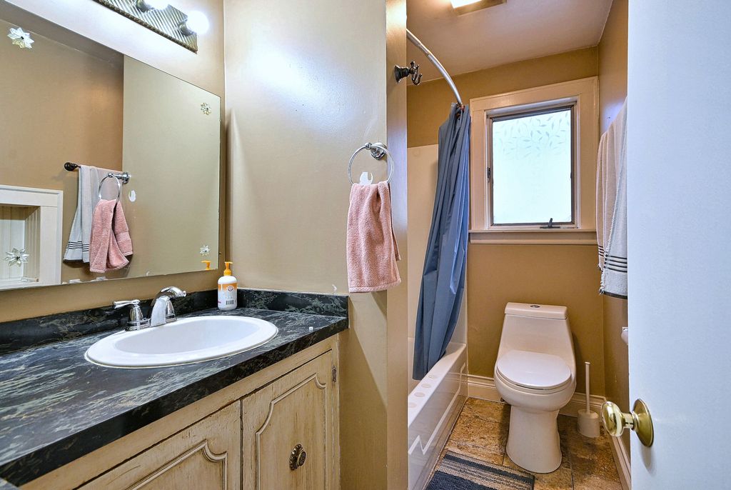 5856 N Mobile Avenue, Chicago, IL 60646 — photo 5