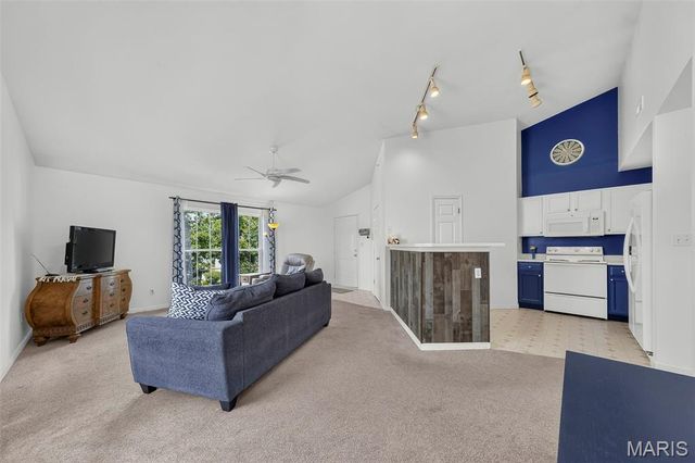 618 Homerun Drive 6N, O'fallon, MO 63366