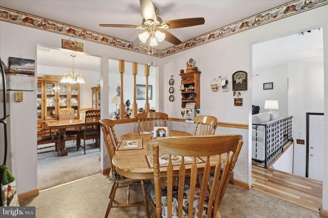 325 N COLEBROOK RD, Manheim, PA 17545
