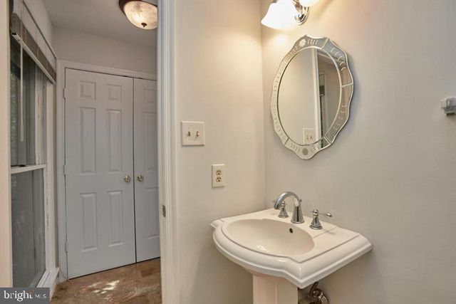 4836 CLOISTER DR, Rockville, MD 20852