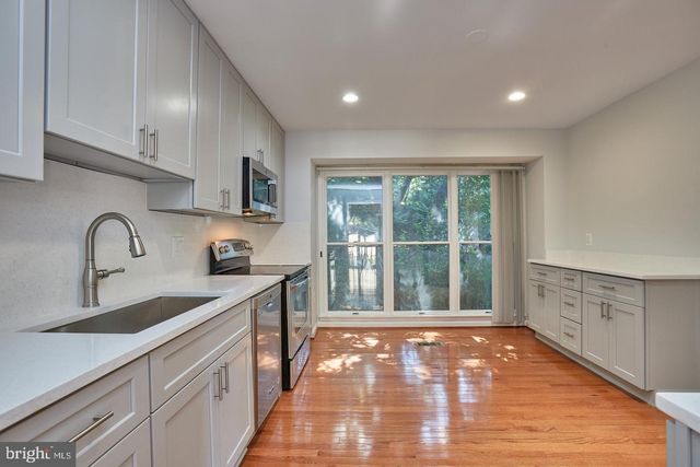 4836 CLOISTER DR, Rockville, MD 20852