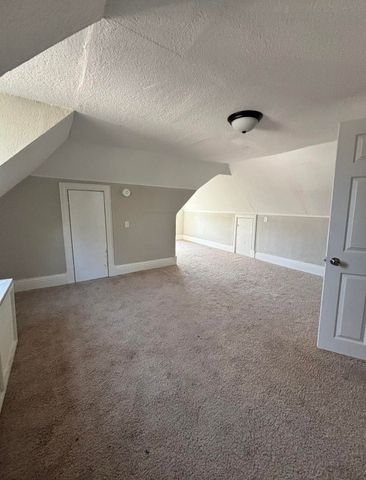 1424 E 1st Ave, Winfield, KS 67156