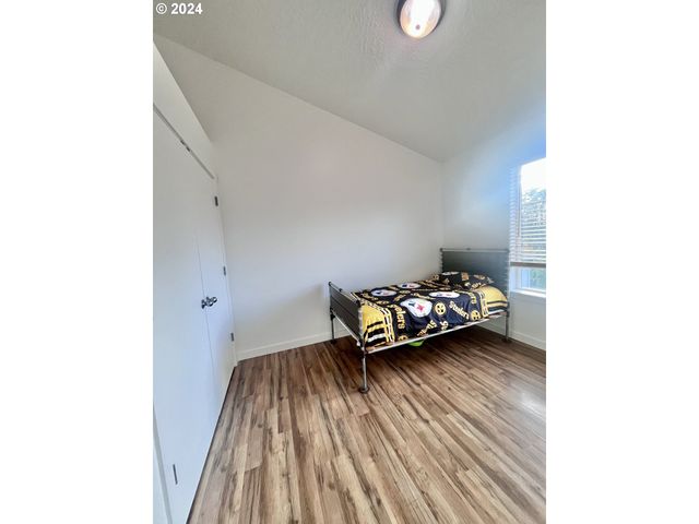 108 ENOS St, Amity, OR 97101