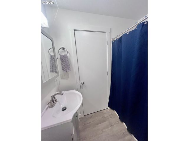 108 ENOS St, Amity, OR 97101