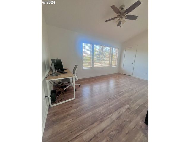 108 ENOS St, Amity, OR 97101