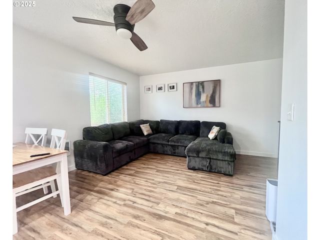 108 ENOS St, Amity, OR 97101