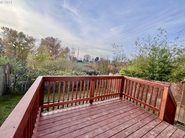 108 ENOS St, Amity, OR 97101