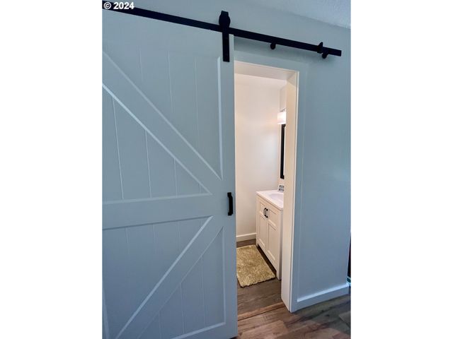 108 ENOS St, Amity, OR 97101