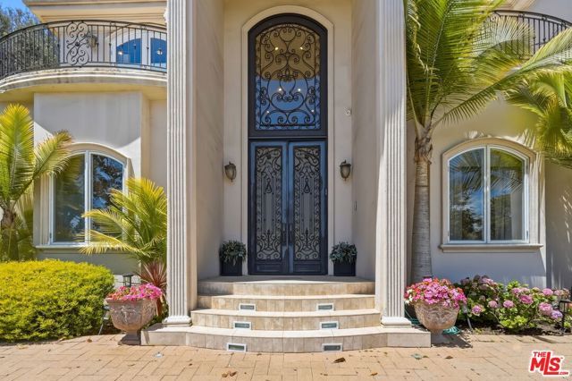 1415 Jonesboro Drive, Los Angeles, CA 90049
