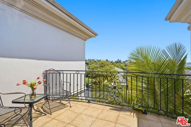 1415 Jonesboro Drive, Los Angeles, CA 90049