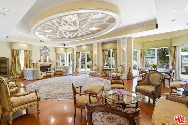 1415 Jonesboro Drive, Los Angeles, CA 90049