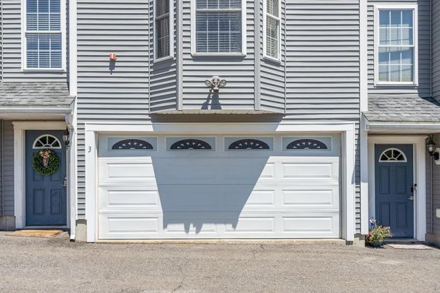 22 Scribner Rd Apt 3, Fremont, NH 03044