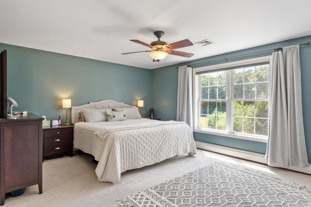 22 Scribner Rd Apt 3, Fremont, NH 03044