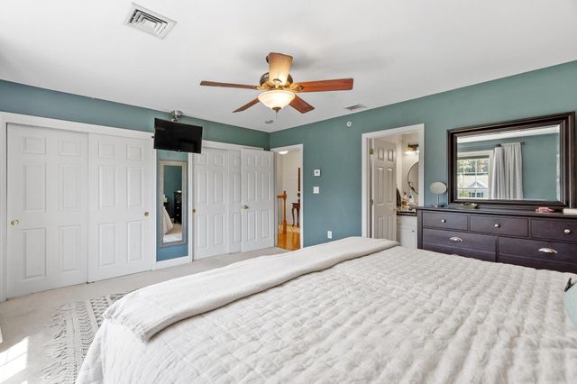 22 Scribner Rd Apt 3, Fremont, NH 03044