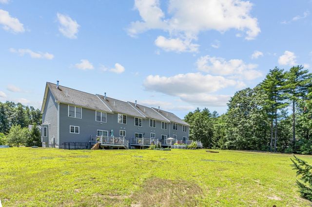 22 Scribner Rd Apt 3, Fremont, NH 03044