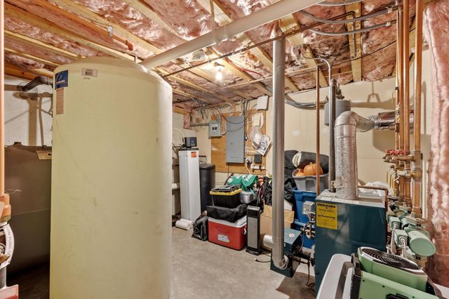 22 Scribner Rd Apt 3, Fremont, NH 03044