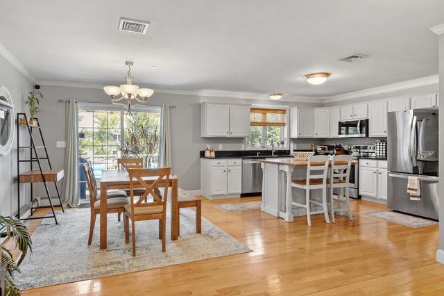 22 Scribner Rd Apt 3, Fremont, NH 03044