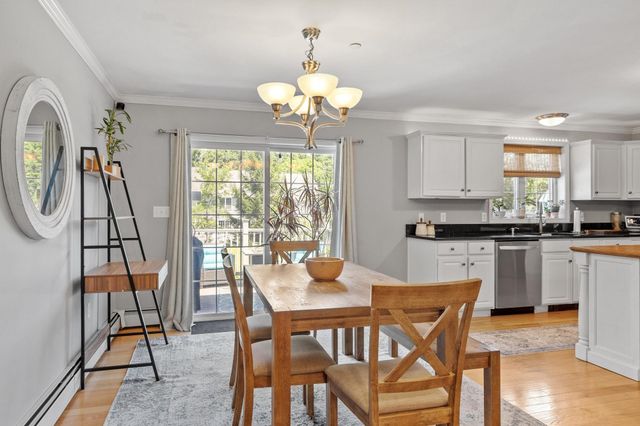 22 Scribner Rd Apt 3, Fremont, NH 03044