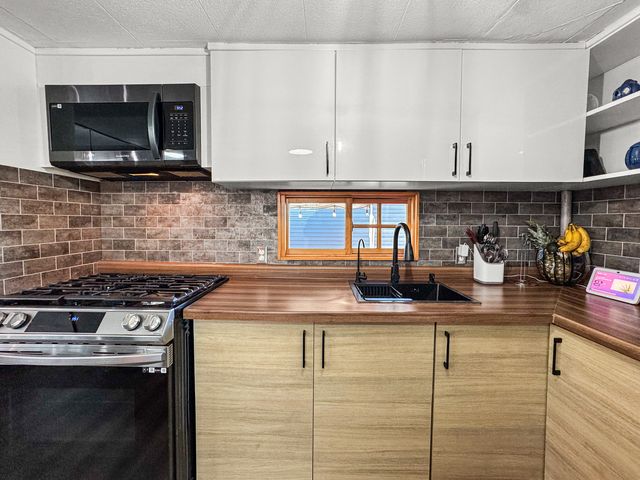 9001 S Cicero Avenue 320, Oak Lawn, IL 60453