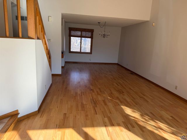 5648 SW 33rd TER, Topeka, KS 66614