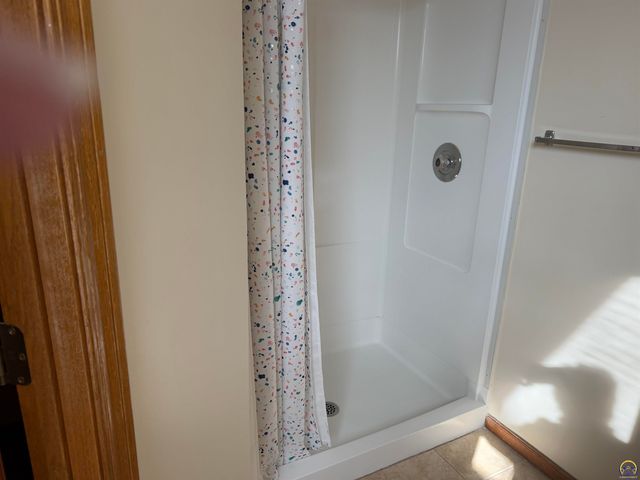 5648 SW 33rd TER, Topeka, KS 66614