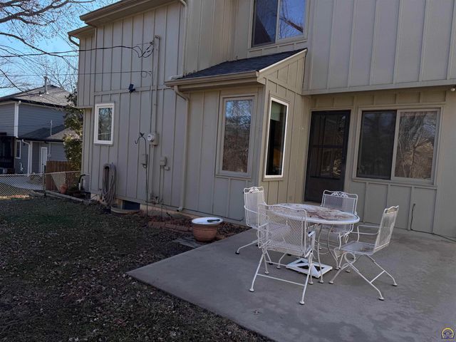 5648 SW 33rd TER, Topeka, KS 66614