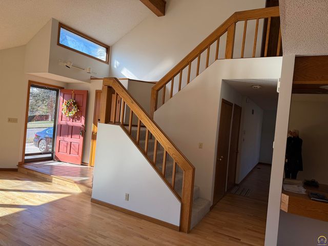 5648 SW 33rd TER, Topeka, KS 66614