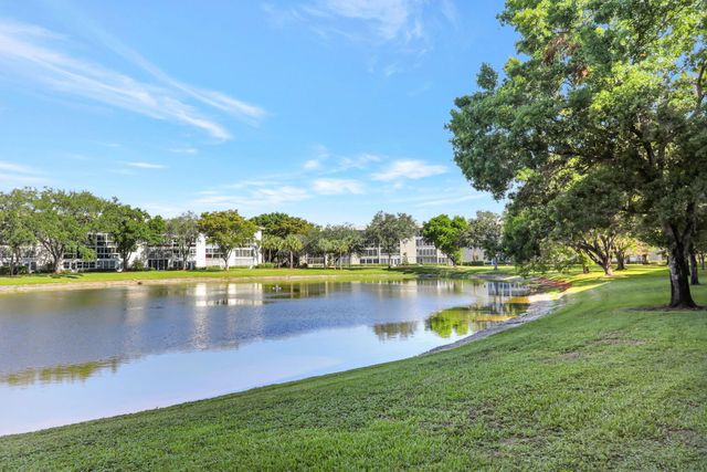 2202 LUCAYA Bend G2, Coconut Creek, FL 33066