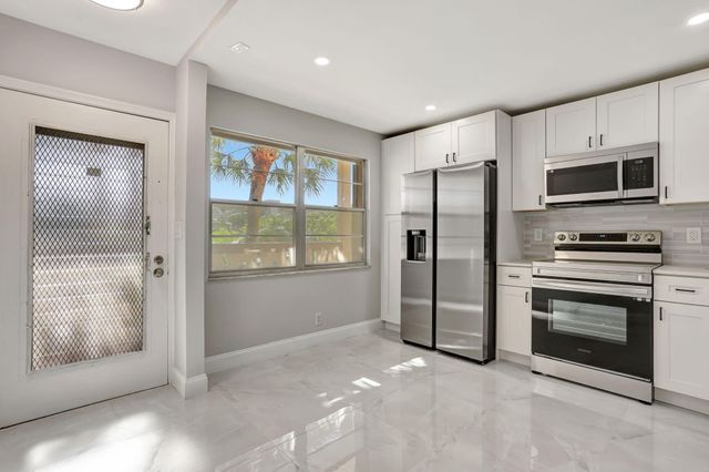 2202 LUCAYA Bend G2, Coconut Creek, FL 33066