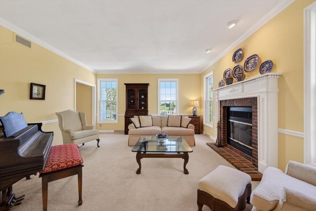 1429 Kings Lynn Road, Stoughton, WI 53589