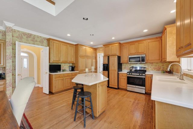 1429 Kings Lynn Road, Stoughton, WI 53589