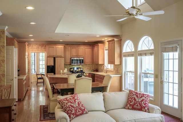 1429 Kings Lynn Road, Stoughton, WI 53589