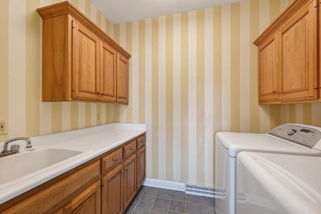 1429 Kings Lynn Road, Stoughton, WI 53589